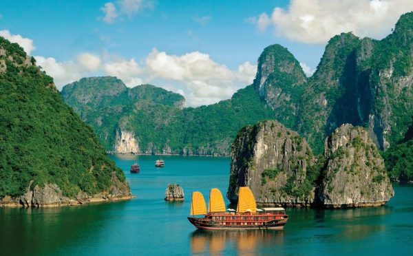 Baia di Halong - Viaggio Vietnam Cambogia