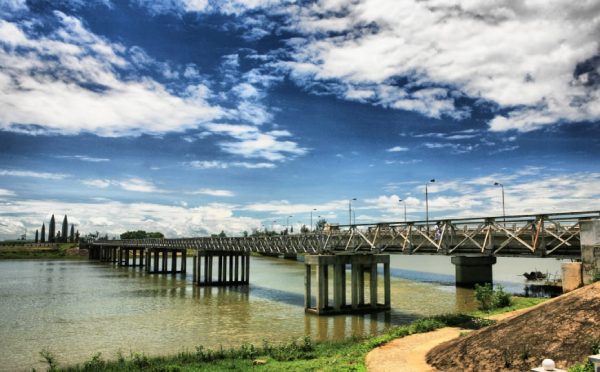 Ponte di Hien Luong