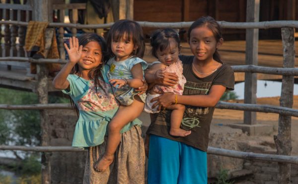 Belle bambine in Laos