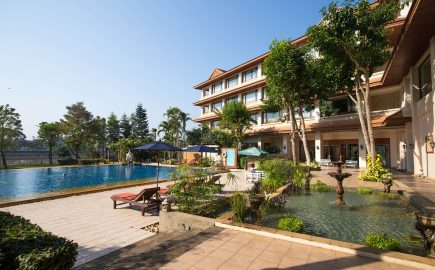 Imperial River House Resort Hotel