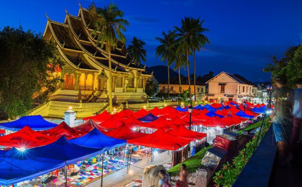 Mercato notturno a Luang Prabang