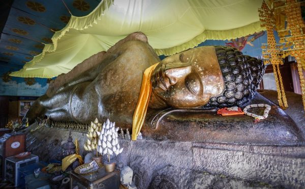 Buddha sdraiato Preah Ang Thom