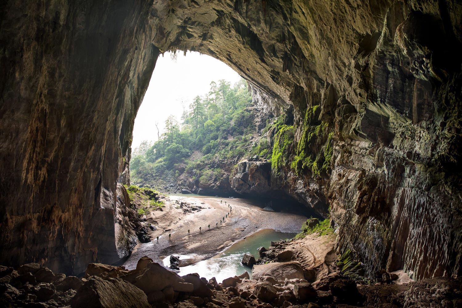 Grottadihaneninphongnhakebangtouravventuravietnam